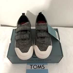 TOMS Youth Sweetheart Sneaker